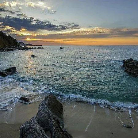 Michelino Sunset Apts *